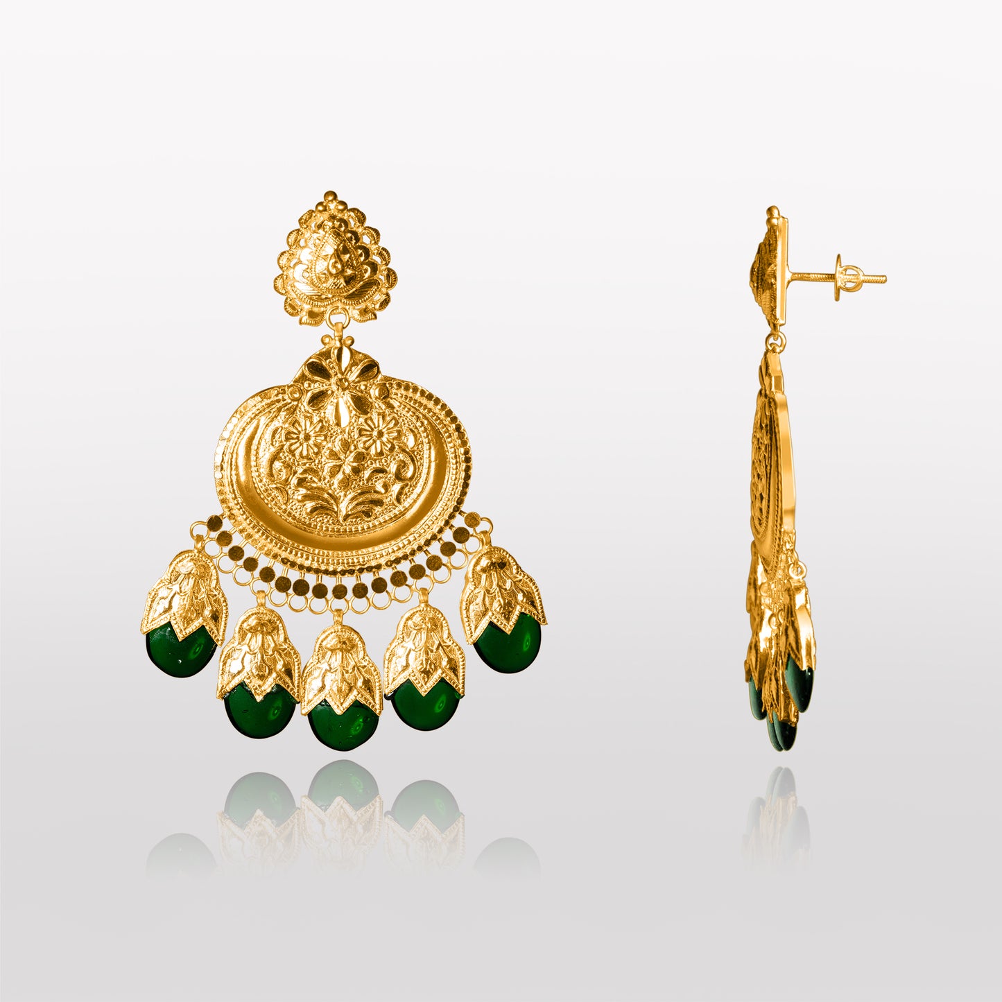 Varsha Women's 22k Dakha Tikka and Earrings