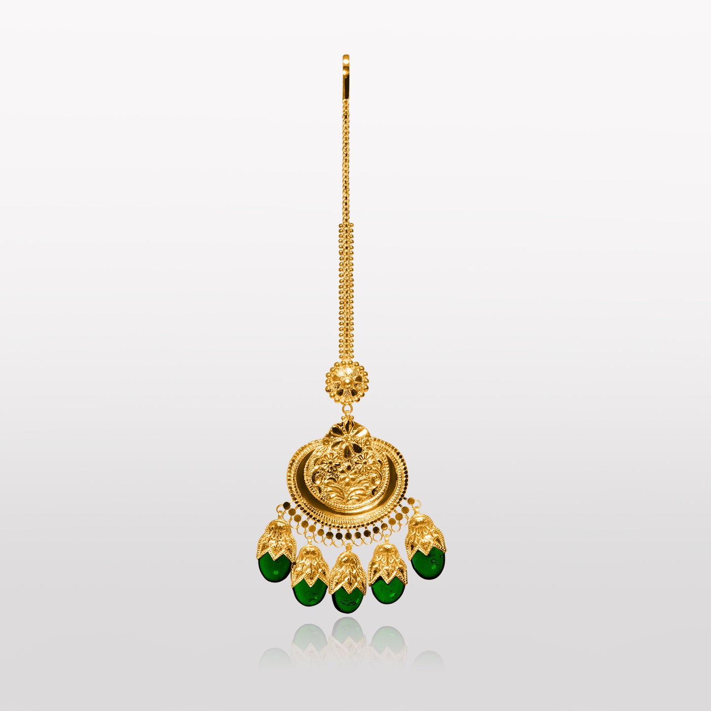 Varsha Women's 22k Dakha Tikka and Earrings