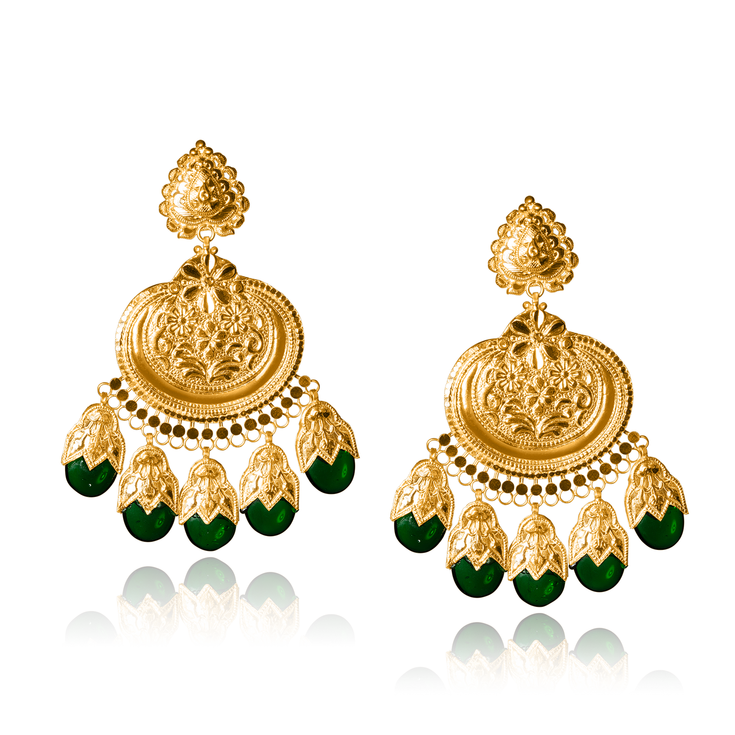 Varsha Women's 22k Dakha Tikka and Earrings