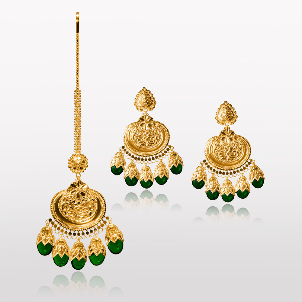 
                  
                    Varsha Women's 22k Dakha Tikka and Earrings
                  
                