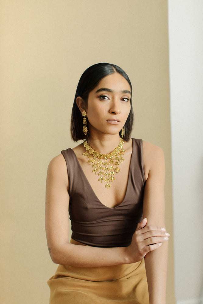 
                  
                    Santi Classic Double Swan Women's Classic Necklace and Drop Earrings in 22k Gold
                  
                