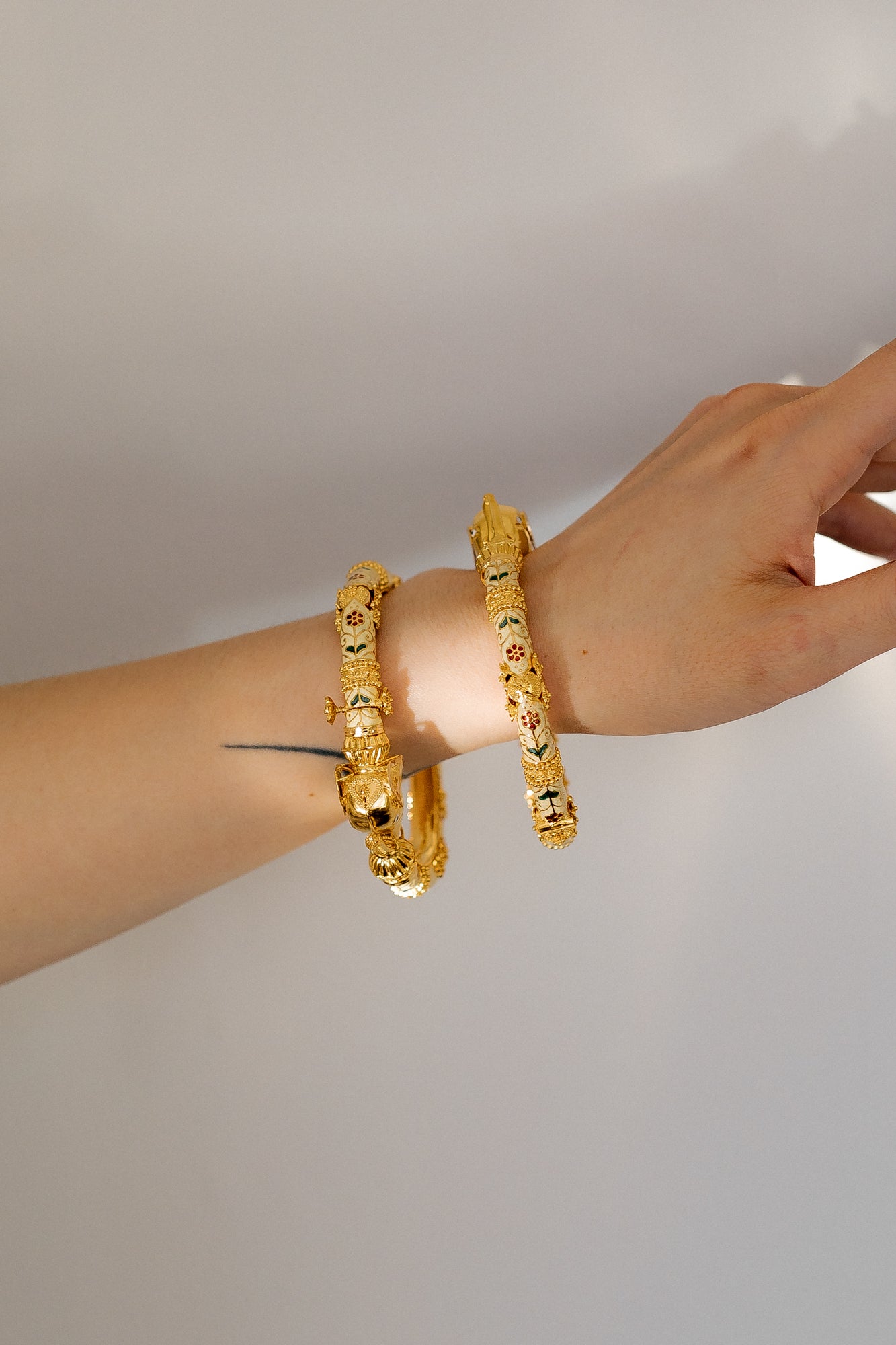 Gold kada with lion face clearance