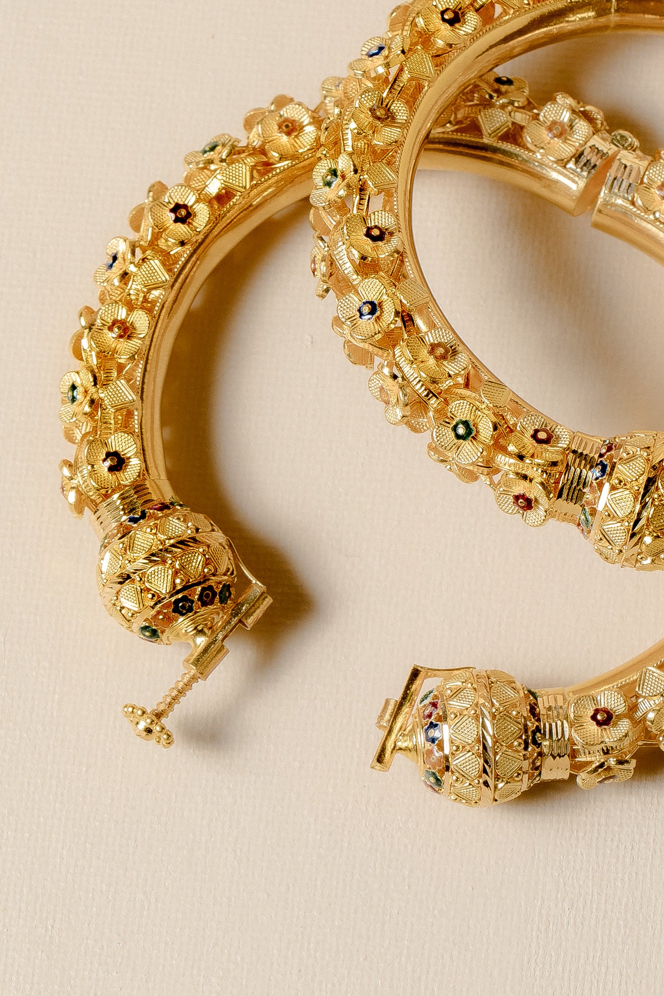 
                  
                    Kanan Garden Women's Kada
                  
                